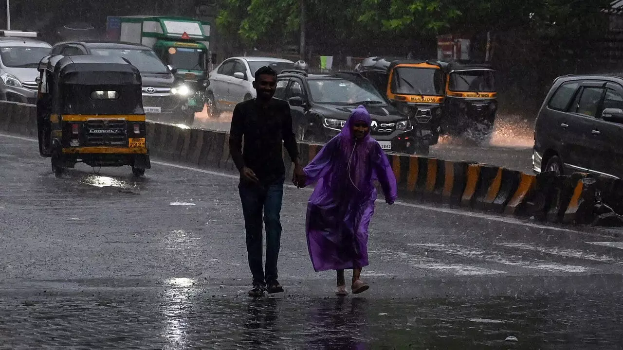 IMD Issues Severe Weather Alert: IMD Forecasts Severe Weather Conditions in Several Regions