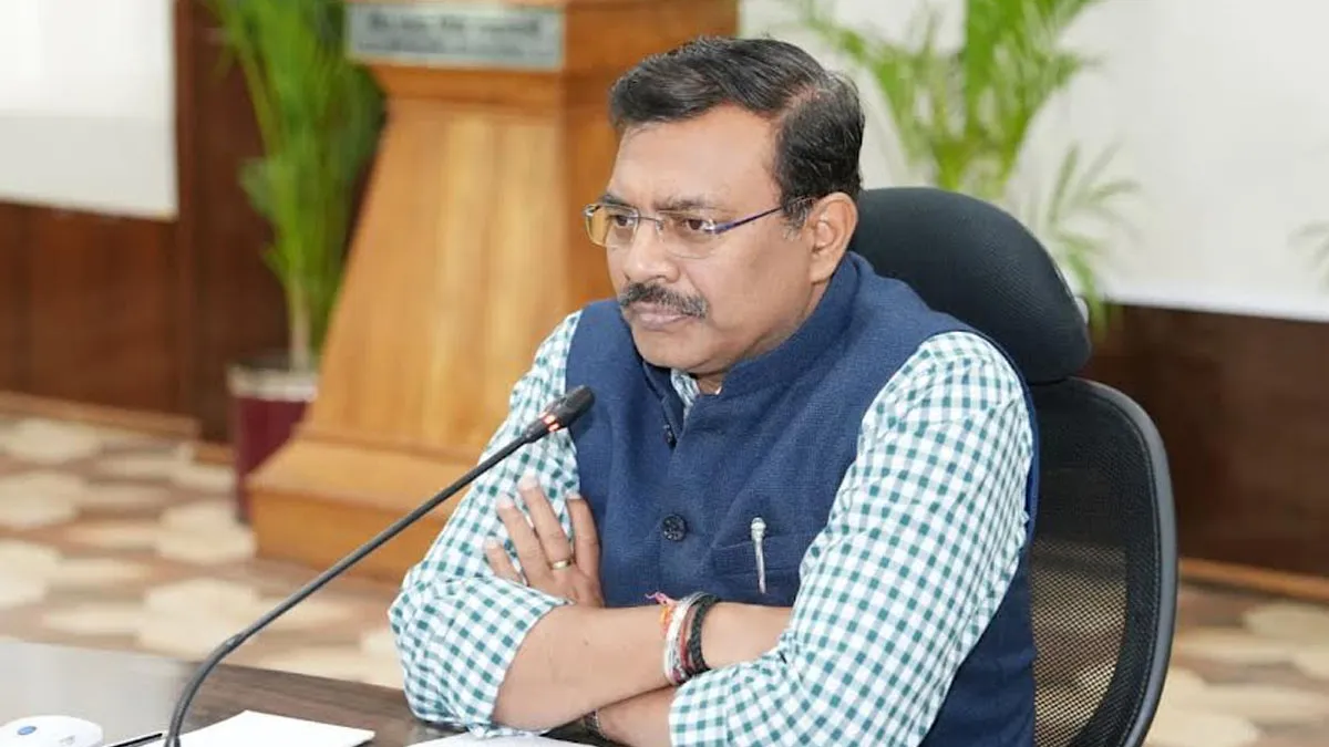 Uttarakhand News : Uttarakhand Chief Secretary sets 15-day ultimatum for stalled CM projects